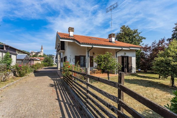 casa indipendente in vendita a Caraglio