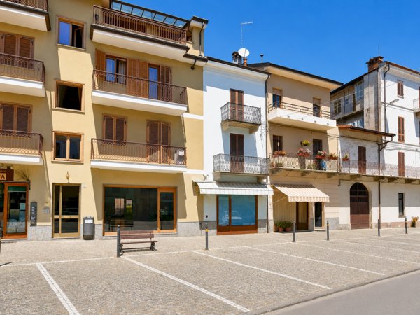 locale commerciale in vendita a Caraglio