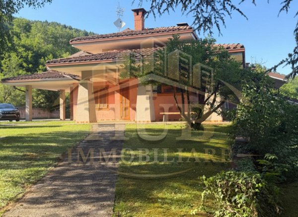 casa indipendente in vendita a Caraglio