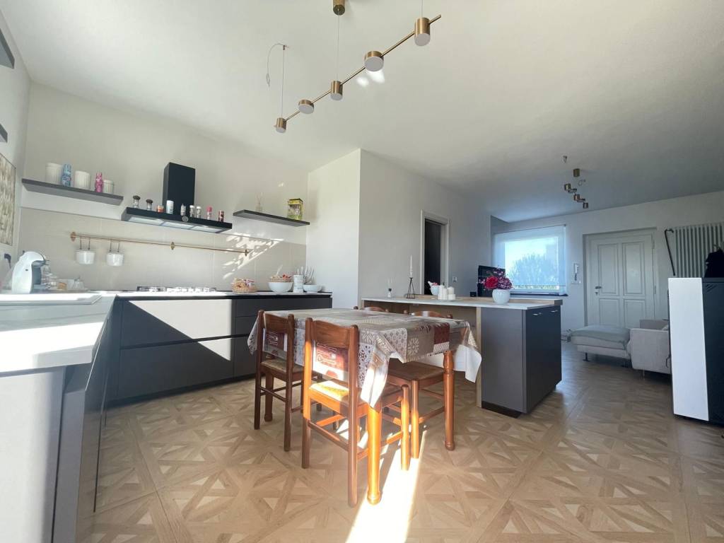 casa indipendente in vendita a Caramagna Piemonte in zona Gangaglietti