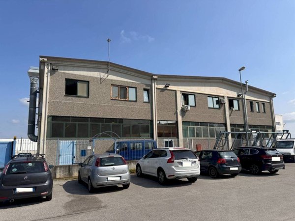 capannone in vendita a Caramagna Piemonte