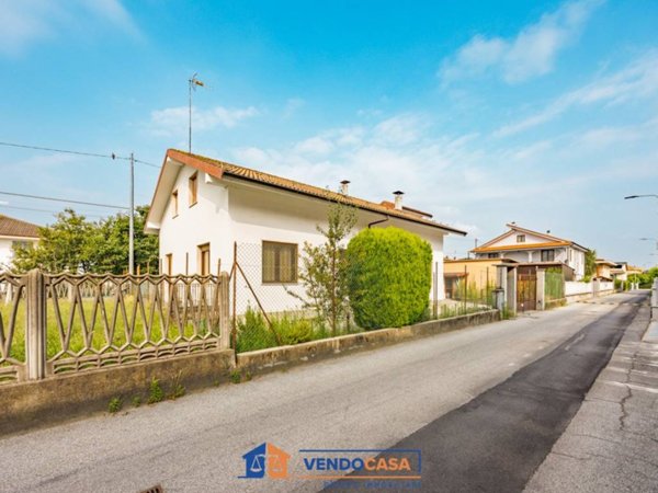 casa indipendente in vendita a Caramagna Piemonte