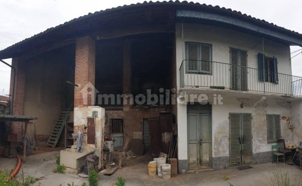 casale in vendita a Caramagna Piemonte