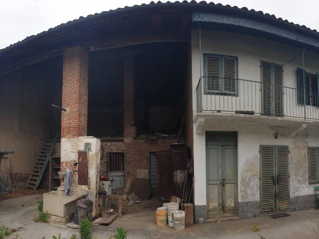 casale in vendita a Caramagna Piemonte
