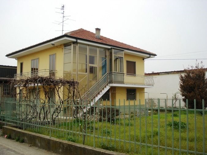 casa indipendente in vendita a Caramagna Piemonte