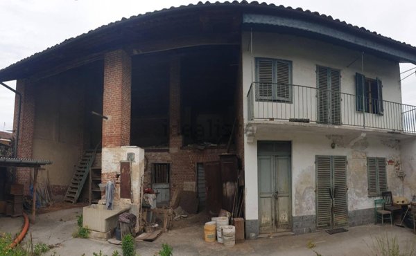 casale in vendita a Caramagna Piemonte