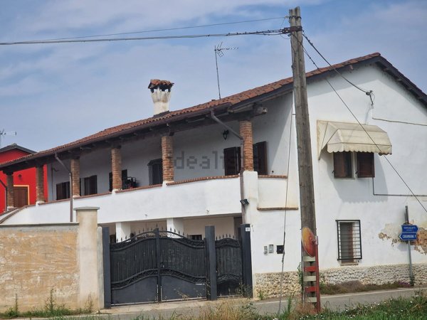 casa indipendente in vendita a Caramagna Piemonte in zona Caporali