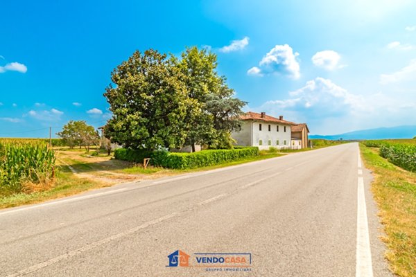 casale in vendita a Cardè