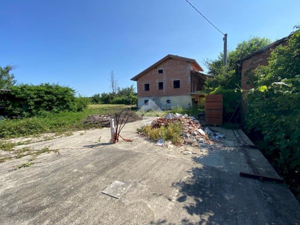 casa semindipendente in vendita a Carrù in zona Sant'Anna