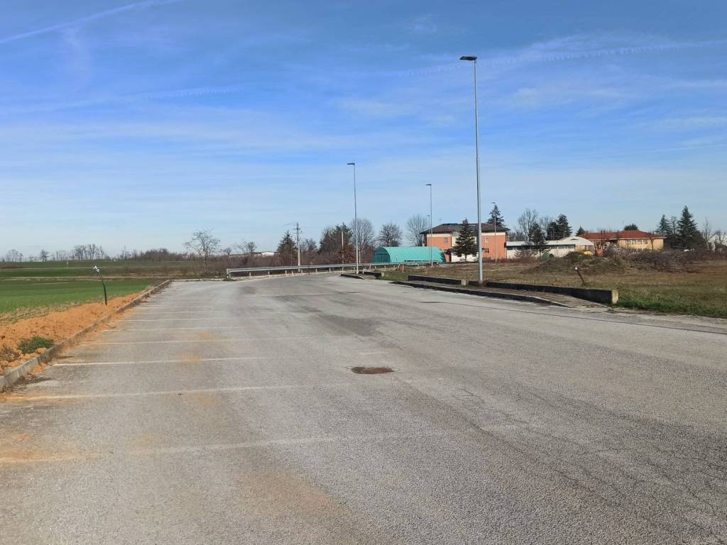 capannone in vendita a Carrù