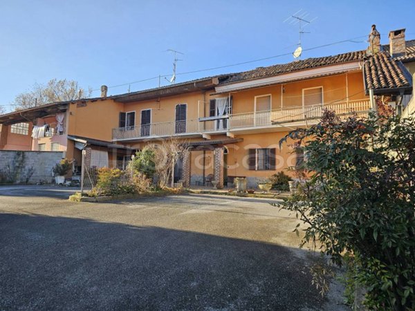 casa indipendente in vendita a Carrù