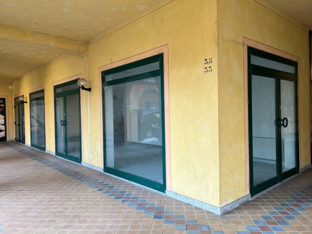 negozio in vendita a Carrù