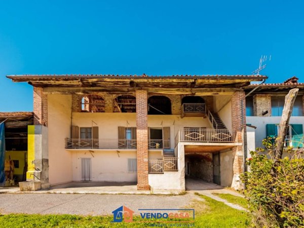 casa indipendente in vendita a Carrù