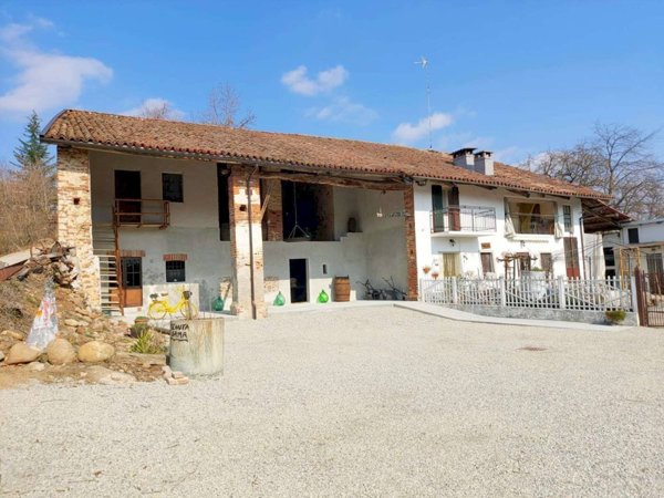 casale in vendita a Carrù