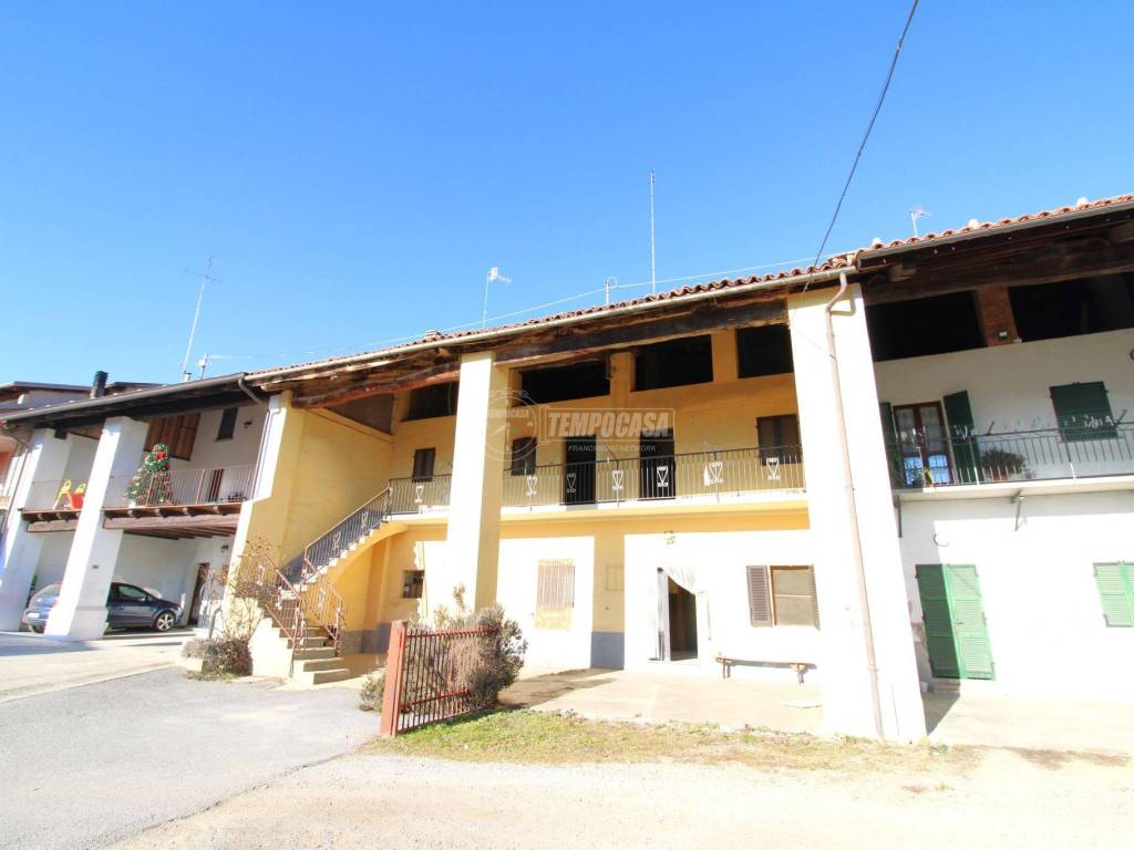 casa indipendente in vendita a Carrù
