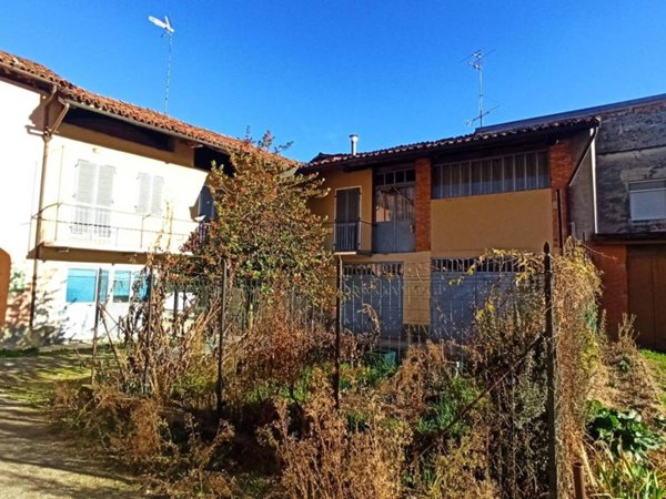 casa indipendente in vendita a Carrù