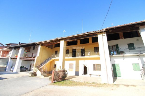 casale in vendita a Carrù
