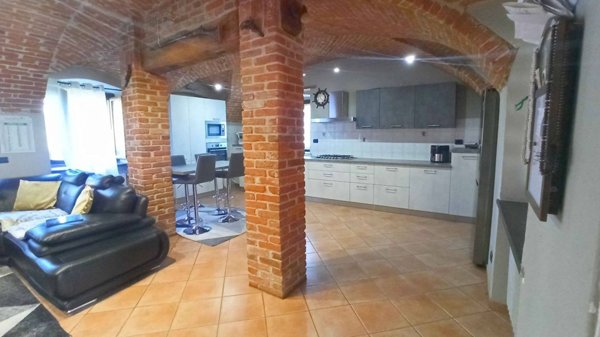 casa indipendente in vendita a Carrù