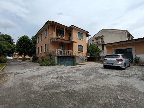 casa indipendente in vendita a Carrù
