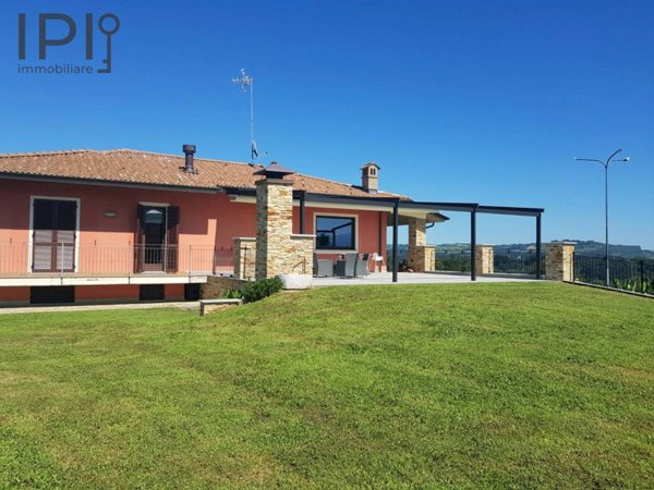 casa indipendente in vendita a Carrù in zona Bordino