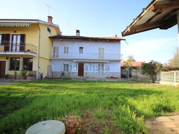 casa indipendente in vendita a Carrù