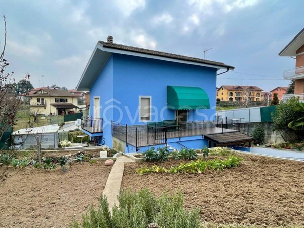 casa indipendente in vendita a Carrù