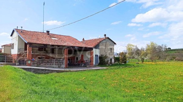 casa indipendente in vendita a Carrù