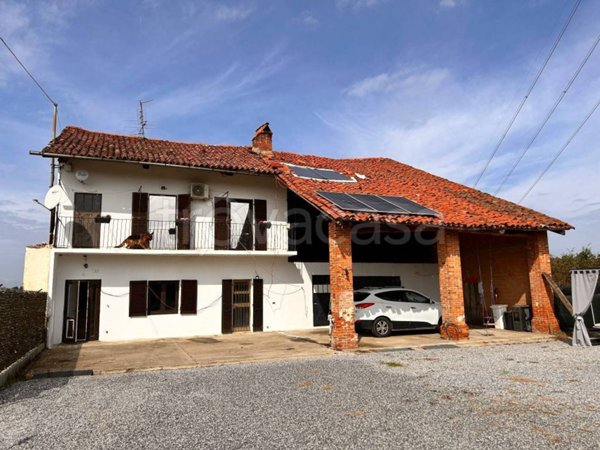 casa indipendente in vendita a Carrù