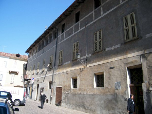 locale di sgombero in vendita a Carrù