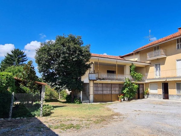 casa indipendente in vendita a Carrù