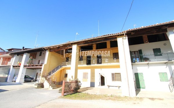 casale in vendita a Carrù