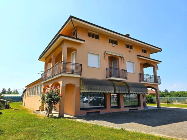 casa indipendente in vendita a Carrù
