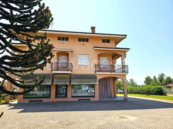 casa indipendente in vendita a Carrù