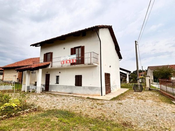 casa indipendente in vendita a Carrù
