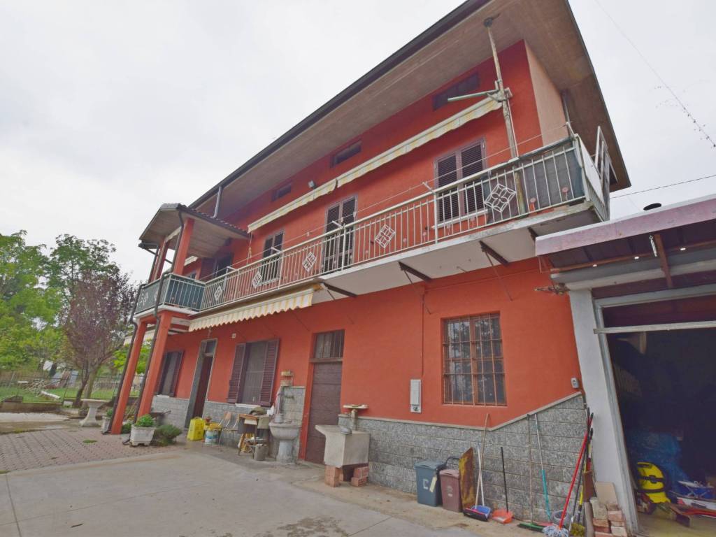 casa indipendente in vendita a Carrù