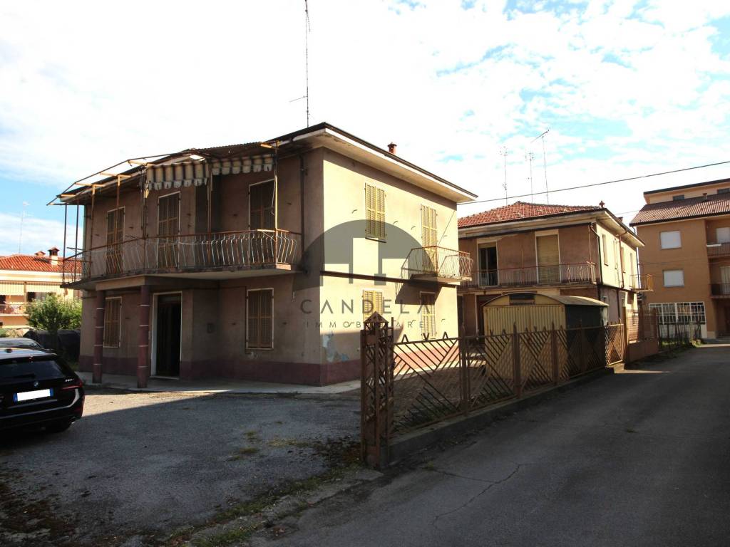 casa indipendente in vendita a Carrù