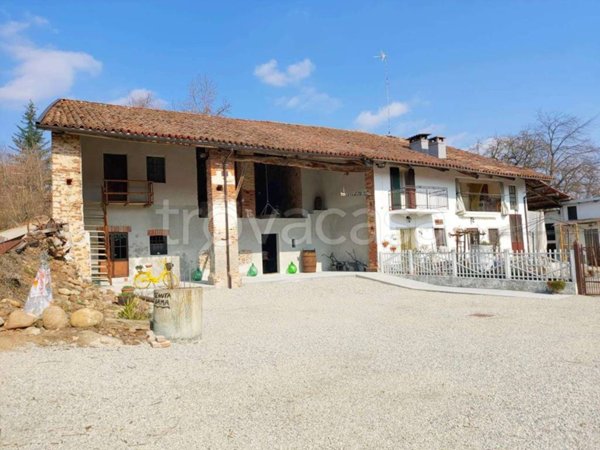 casa indipendente in vendita a Carrù