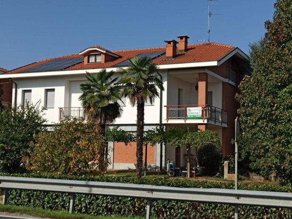 casa indipendente in vendita a Carrù