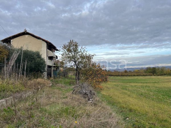 casa indipendente in vendita a Carrù in zona Frave