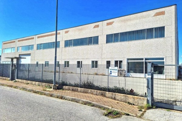 capannone in vendita a Carrù