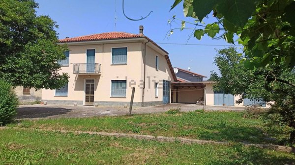 casa indipendente in vendita a Carrù