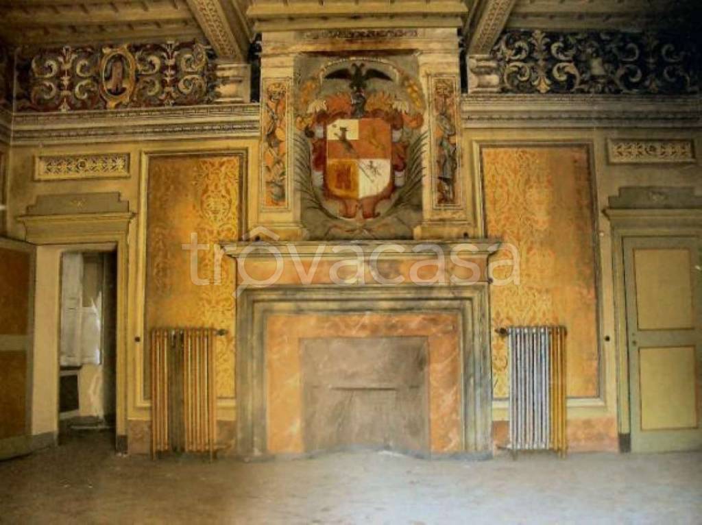 locale di sgombero in vendita a Carrù