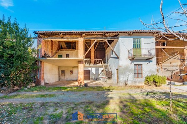 casa indipendente in vendita a Carrù
