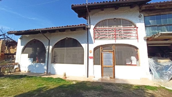 casa indipendente in vendita a Carrù