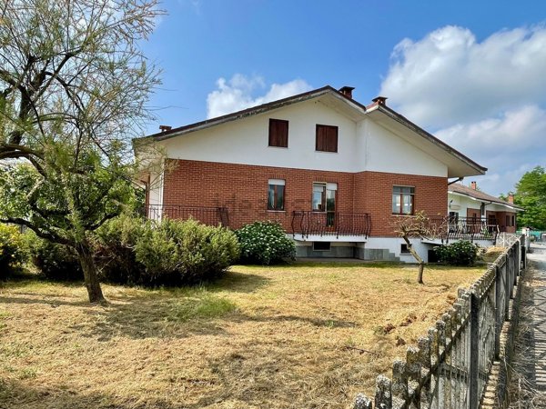 casa indipendente in vendita a Carrù in zona San Giovanni