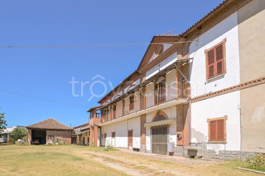 casa indipendente in vendita a Carrù
