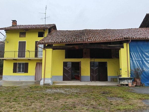 casa indipendente in vendita a Carrù