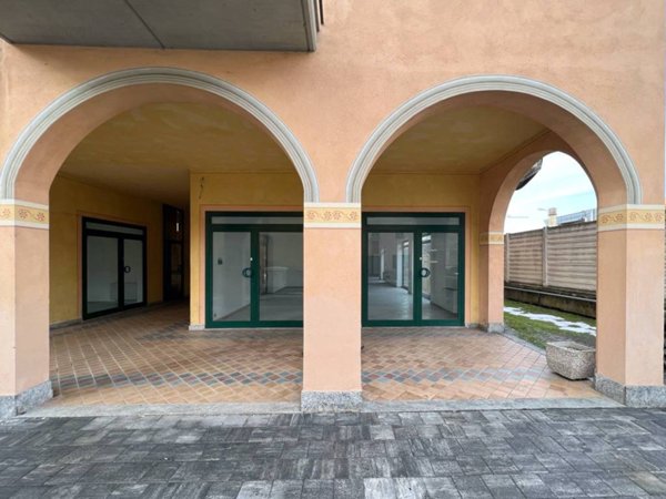 negozio in vendita a Carrù