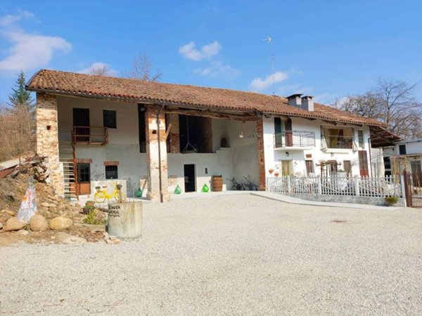 casa indipendente in vendita a Carrù