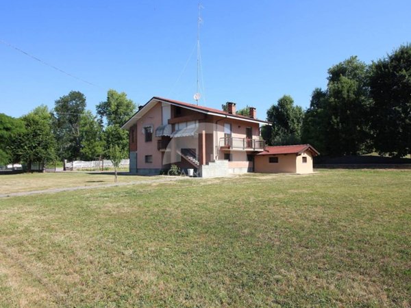 casa indipendente in vendita a Carrù in zona San Giovanni